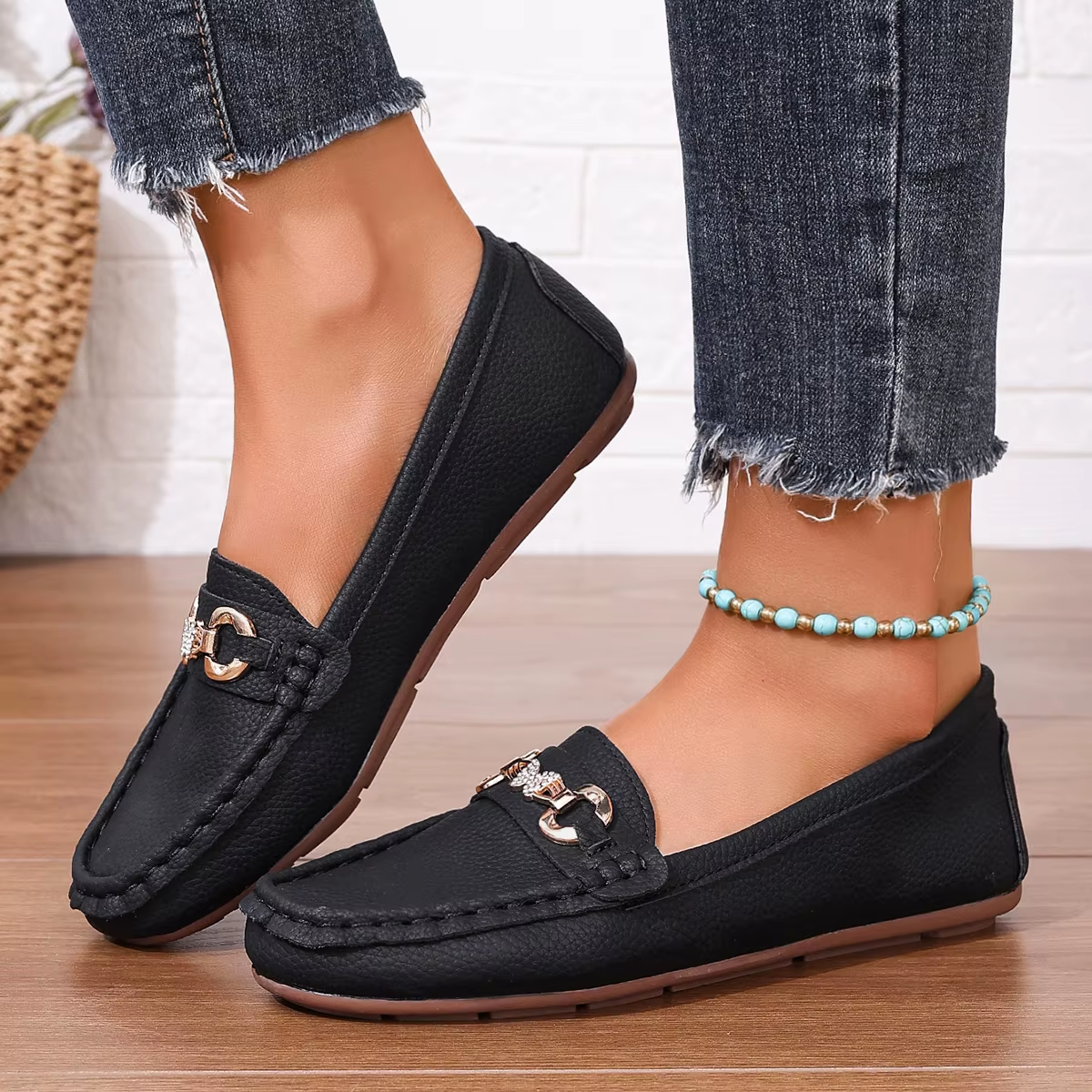 Ardenza — Women’s Slip-On Loafers with Gold Chain Accent for Spring & Autumn