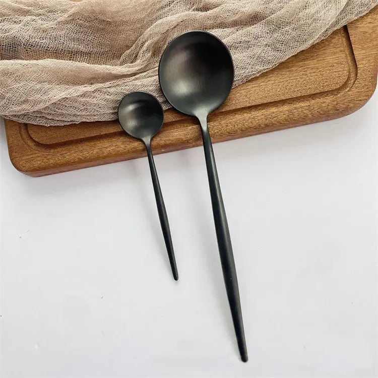 Aviaro Matte Black Cutlery Set — Durable Stainless Steel with Fingerprint-Resistant Finish