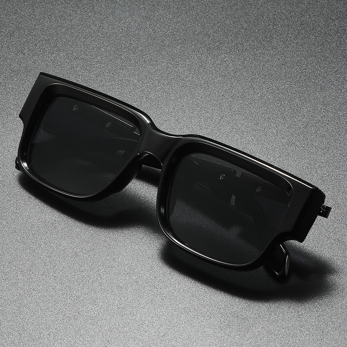 Neris — Oversized Square Sunglasses with UV400 Protection