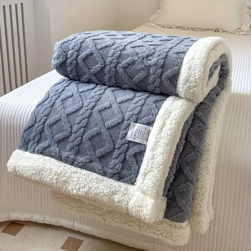 LuxeCloud™ Blanket — Your Ultimate Year-Round Hug of Heavenly Softness and Calm
