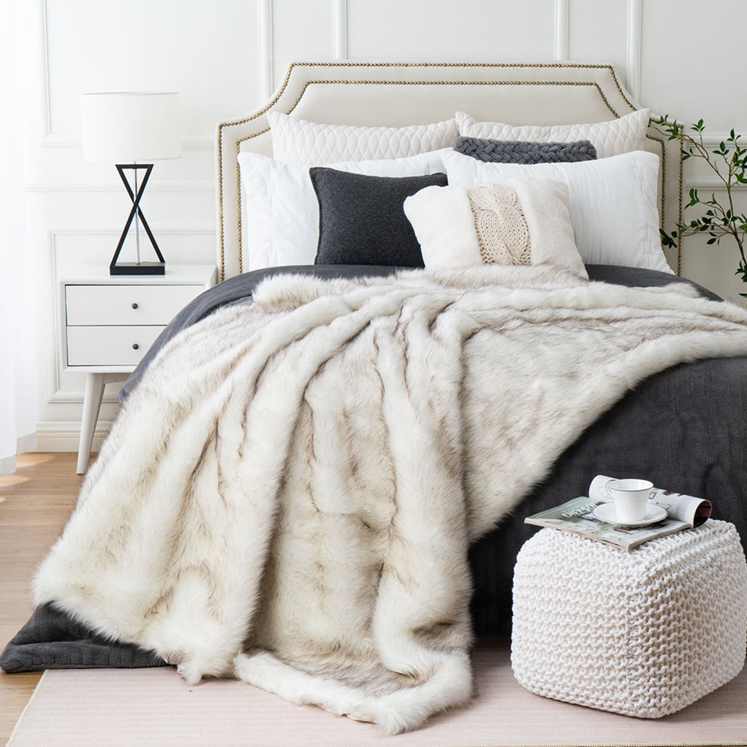 CozyLux Faux Fox Fur Throw — Plush, Eco-Friendly and Warm Blanket