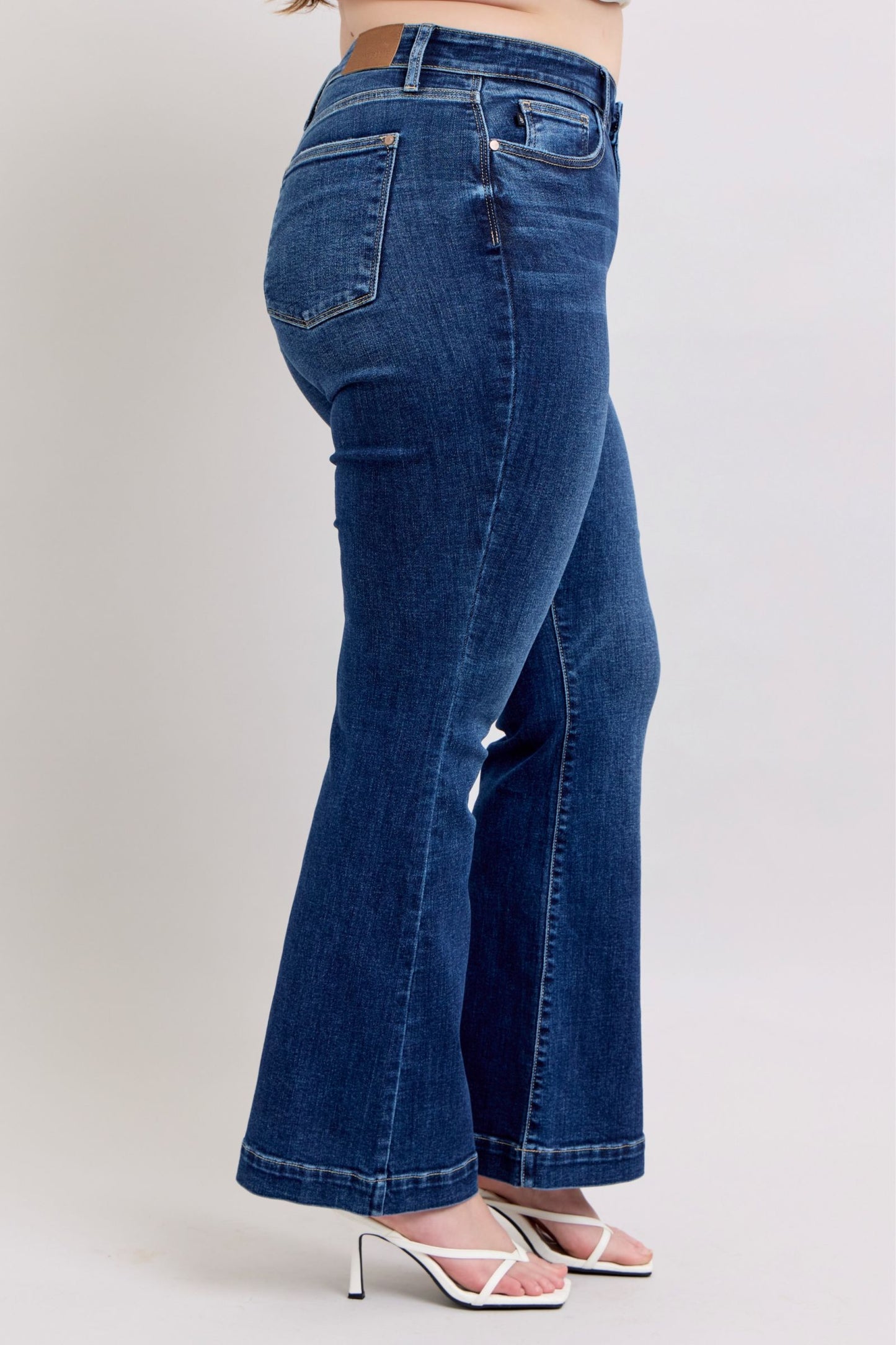 CurveMaster™ — Sculpt Stunning Silhouettes That Command Attention