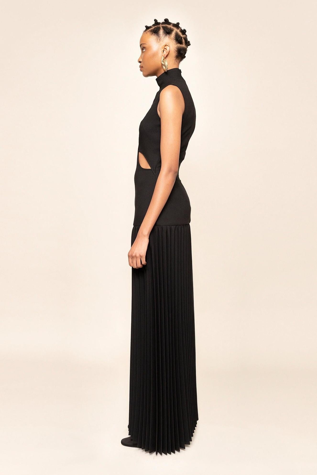 VenariLuxe™ Pleated Cutout Maxi Dress — Own Every Room with Irresistible Power and Grace