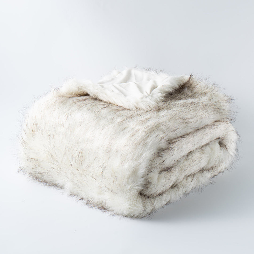 CozyLux Faux Fox Fur Throw — Plush, Eco-Friendly and Warm Blanket