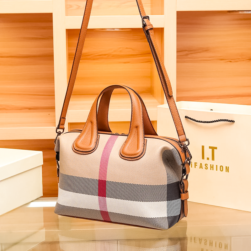 Bloomsbury Bag™ — Own Every Room with Rugged Luxury and Effortless Style