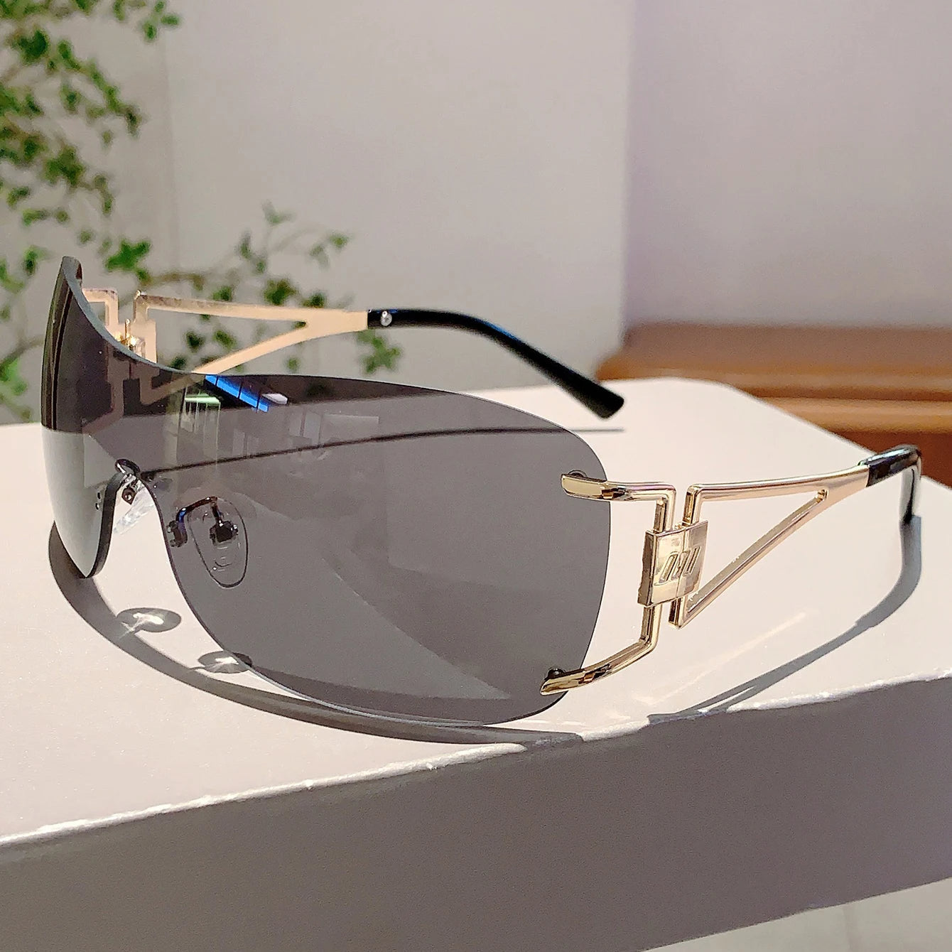 Lioren Shield — Oversized Wraparound Sunglasses with UV400 Protection