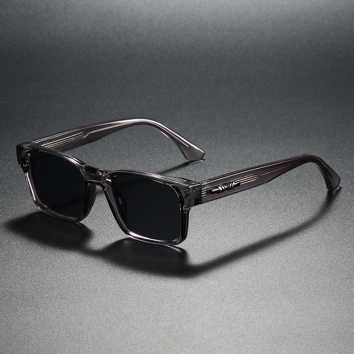 Loro Sunglasses — Lightweight UV400 Protection with Structured Frame
