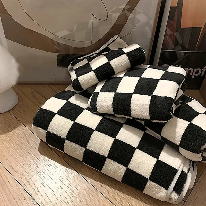 Lioren — Classic Checkerboard Sofa Throw Blanket with Plush Warmth