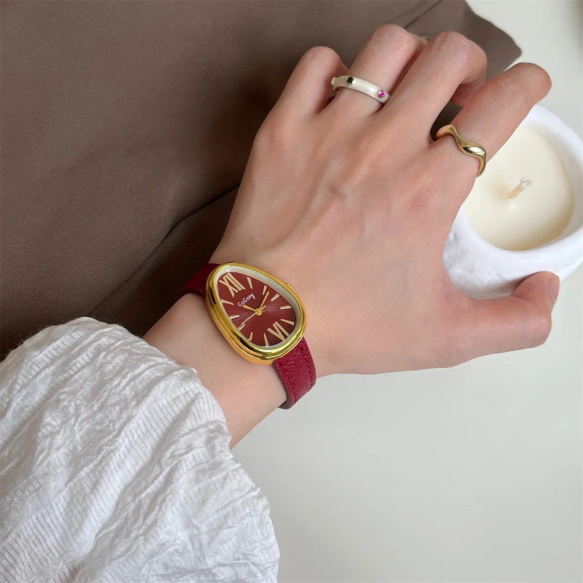 Norla — Vintage Teardrop Oval Watch with Leather Band
