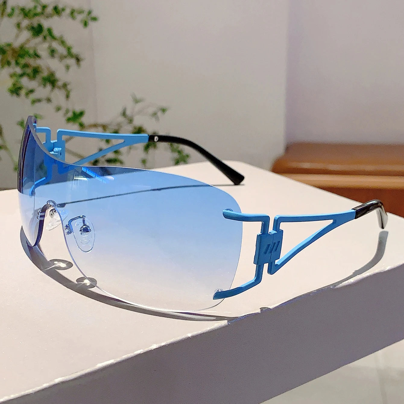 Lioren Shield — Oversized Wraparound Sunglasses with UV400 Protection