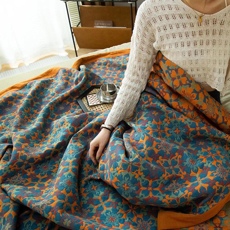 Liora — Reversible Six-Layer Organic Cotton Quilt with Patterned Design