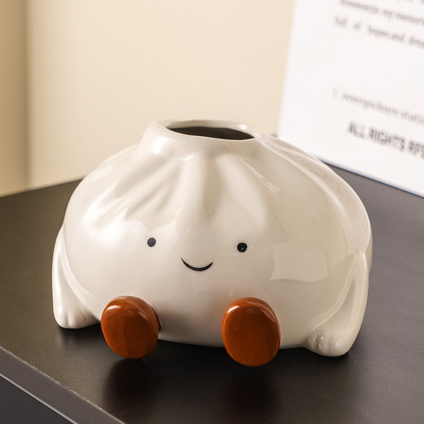 Luno — Ceramic Dumpling Tissue Holder with Glossy Finish