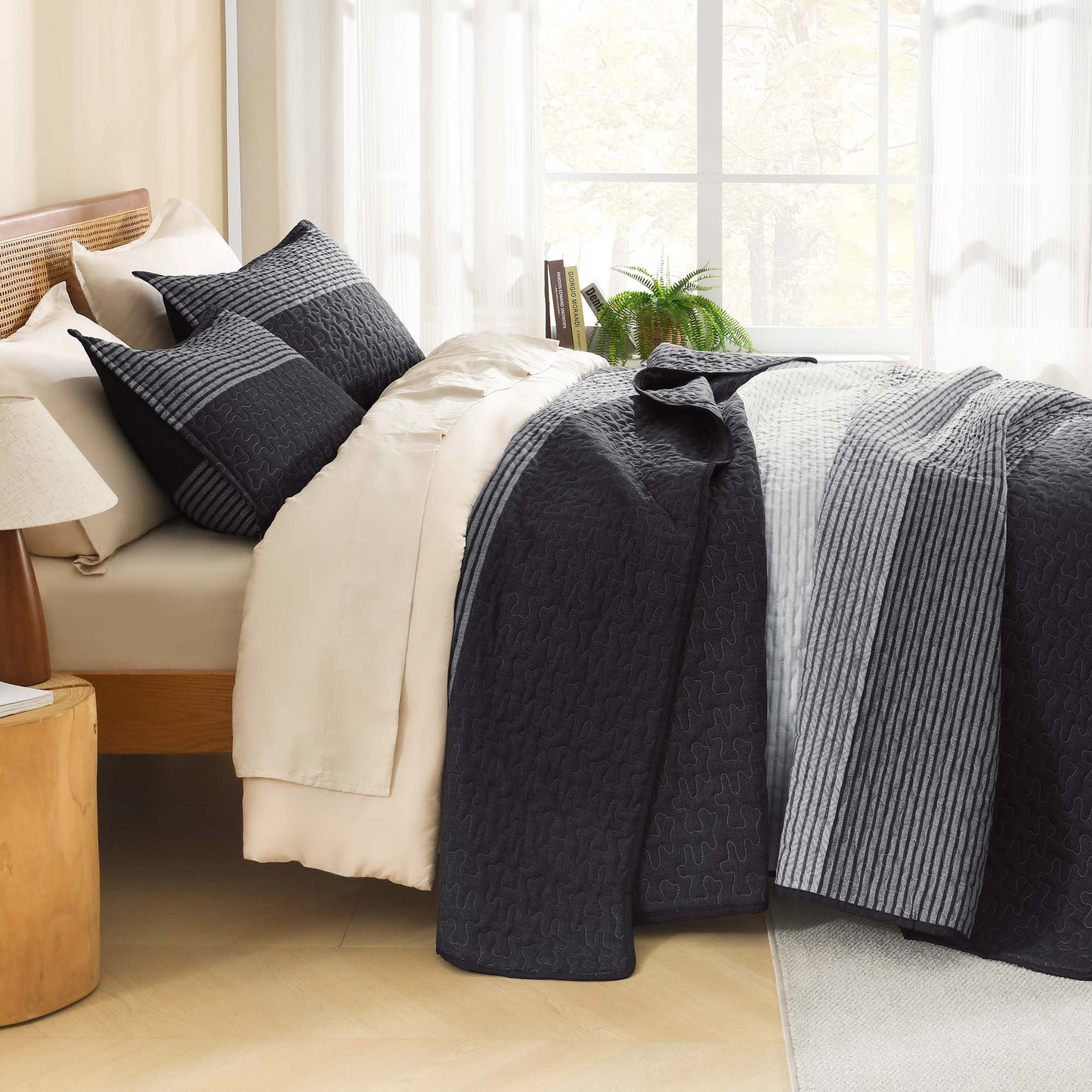 NoirZen™ Quilt Set — Wrap Yourself in Bold Style and All-Season Cloudlike Comfort