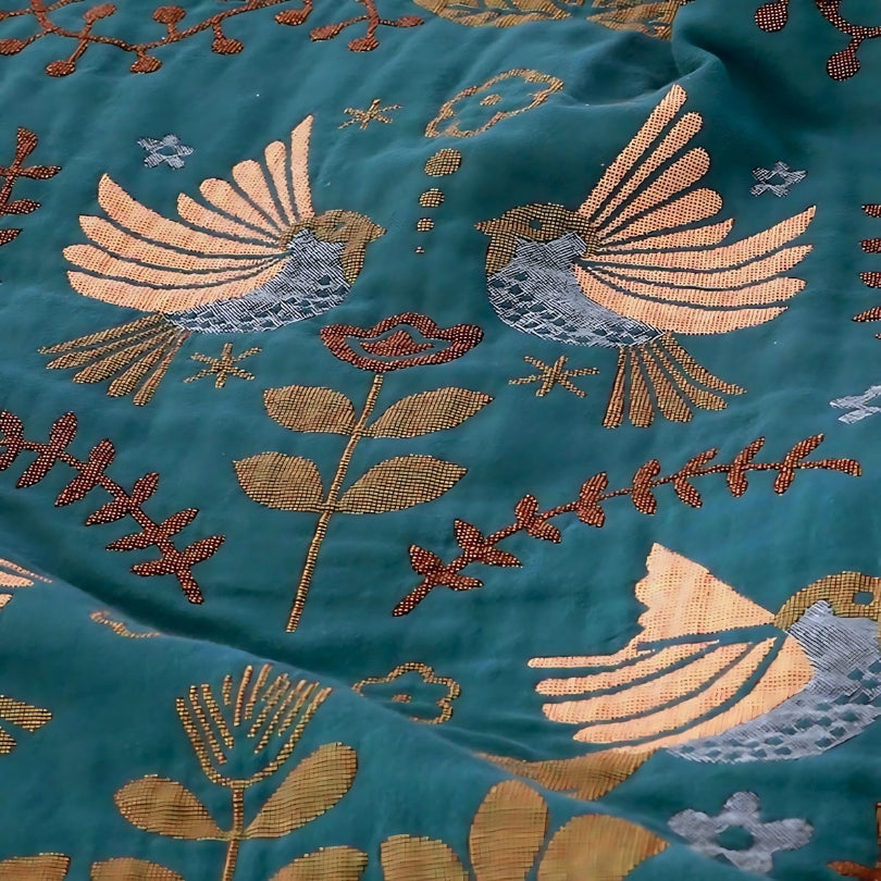 Meadow Bird Blanket™ — Wrap Yourself in Soothing Elegance That Lifts Every Moment