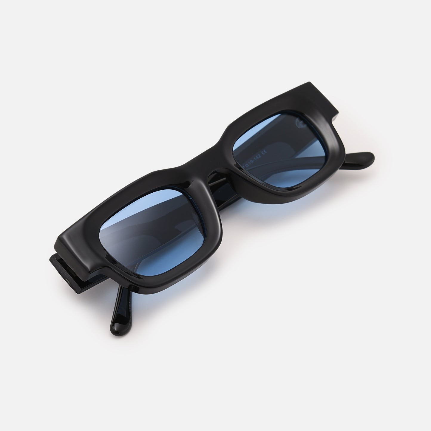 ClarityDefender™ — Experience Effortless, All-Day Comfort with Razor-Sharp, Glare-Free Vision