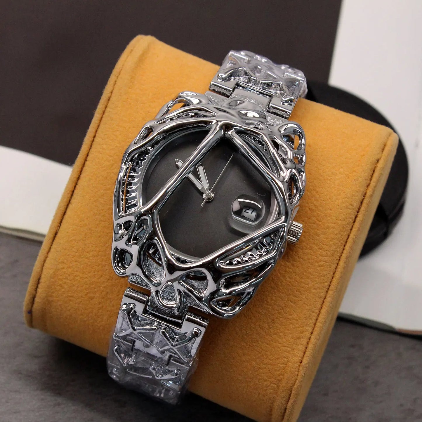 Renvar — Liquid Metal Frame Watch with Chrome Bracelet and Date Display