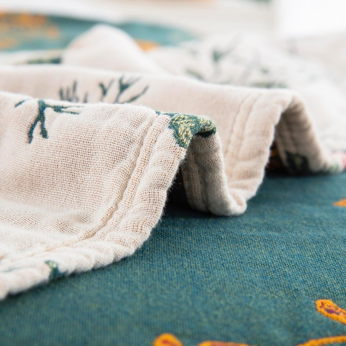 Elowen — Reversible Cotton Throw Blanket with Floral Design