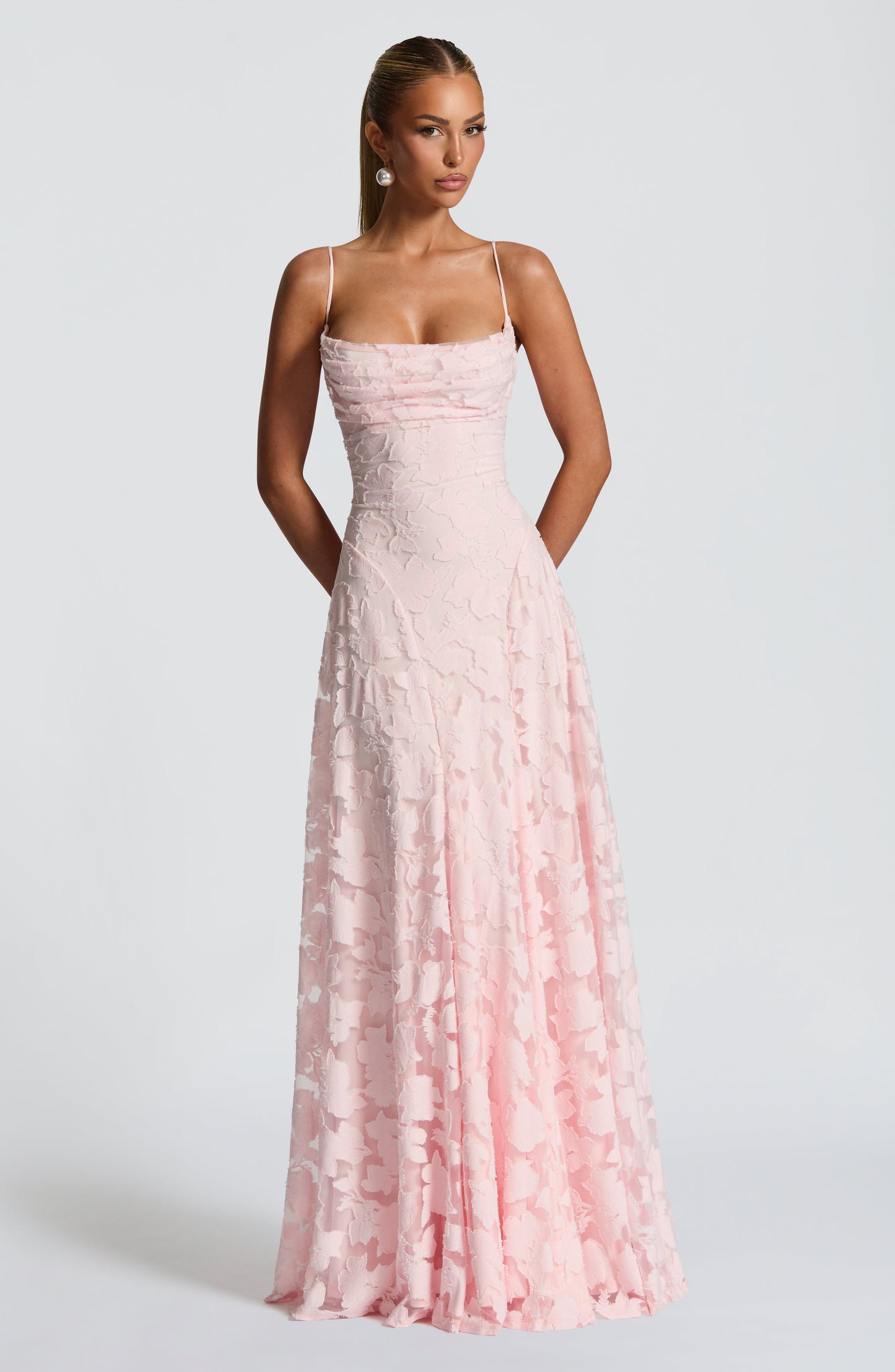LuxeVera™ Dress — Unleash Bold Confidence with Featherlight Comfort and Show-Stopping Style