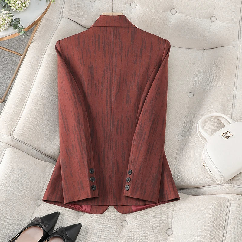 Norla — Tailored Vertical Grain Blazer with Structured Fit