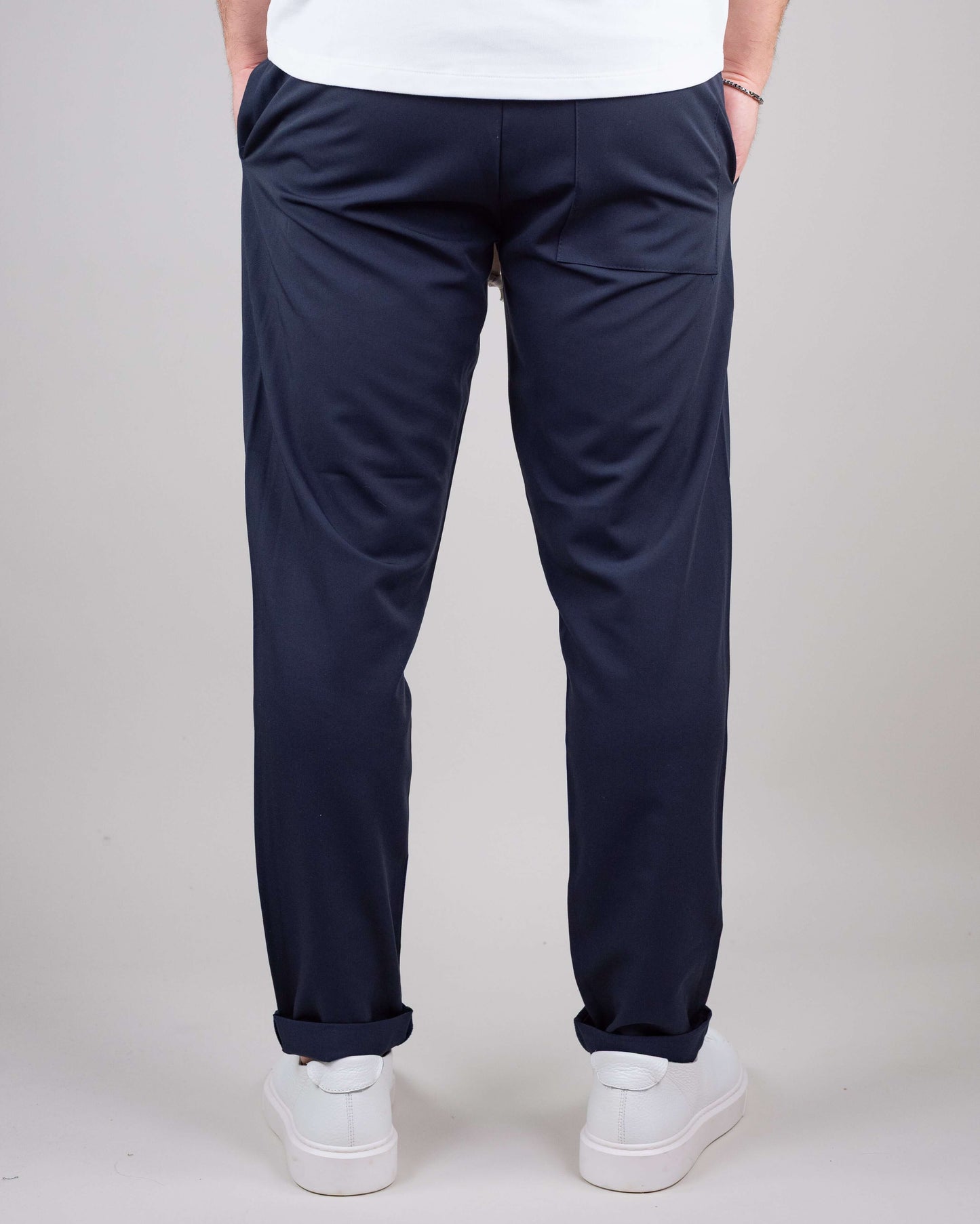 Norla — Breathable Viscose Pants with Tailored Fit for All-Day Comfort