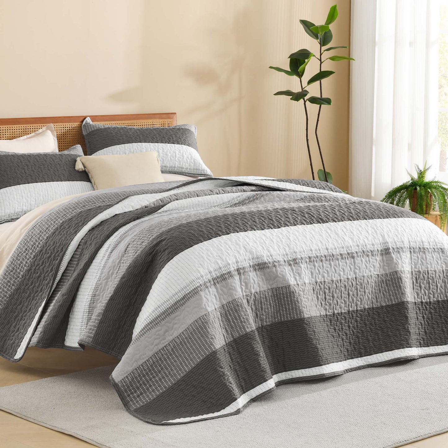 NoirZen™ Quilt Set — Wrap Yourself in Bold Style and All-Season Cloudlike Comfort