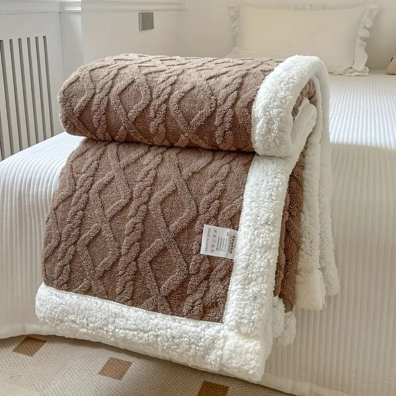 LuxeCloud™ Blanket — Your Ultimate Year-Round Hug of Heavenly Softness and Calm