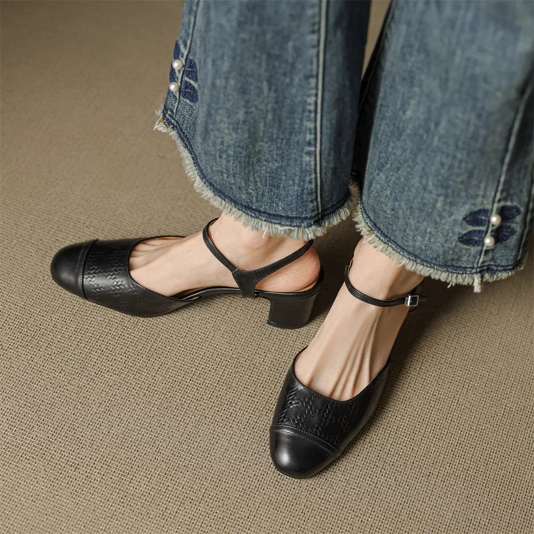 VintageStride™ — Step Confidently in Luxurious Comfort That Lasts All Day