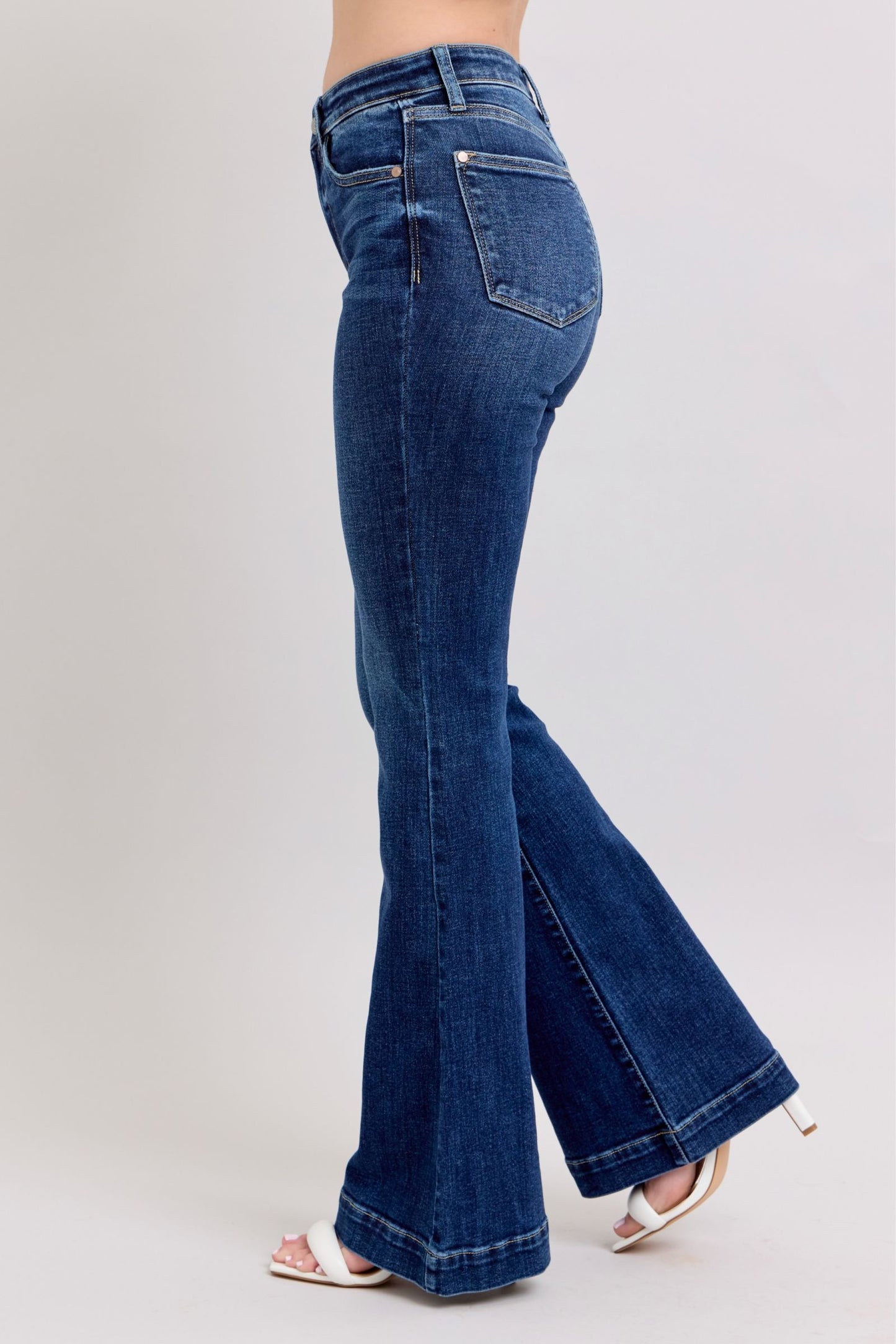CurveMaster™ — Sculpt Stunning Silhouettes That Command Attention
