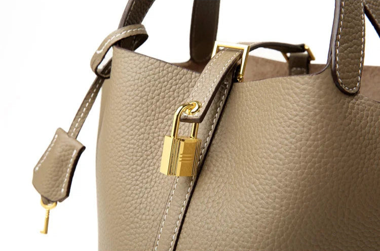 Liora — Handmade Full-Grain Leather Handbag with Zip Closure