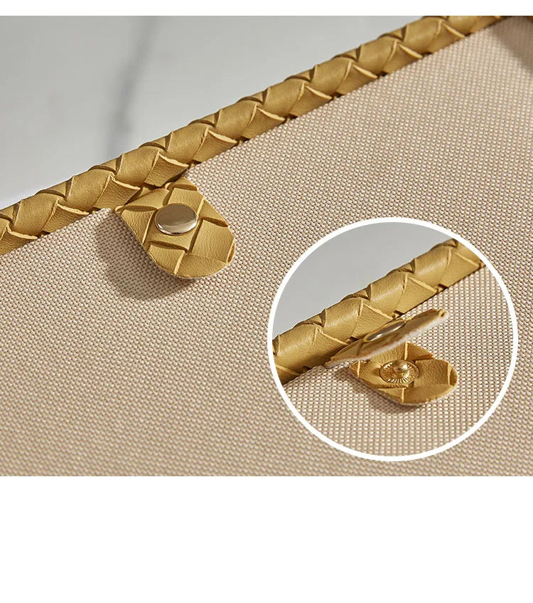 SigneaLux™ — Instantly Command Respect with Timeless Leather Elegance