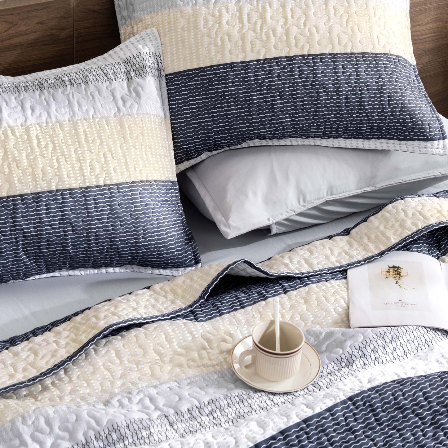 NoirZen™ Quilt Set — Wrap Yourself in Bold Style and All-Season Cloudlike Comfort