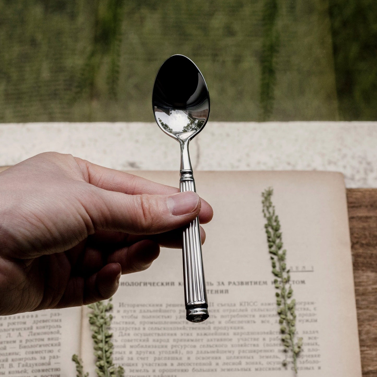 VeroLux™ Elite Flatware — Command Respect and Dine Like Royalty Every Time