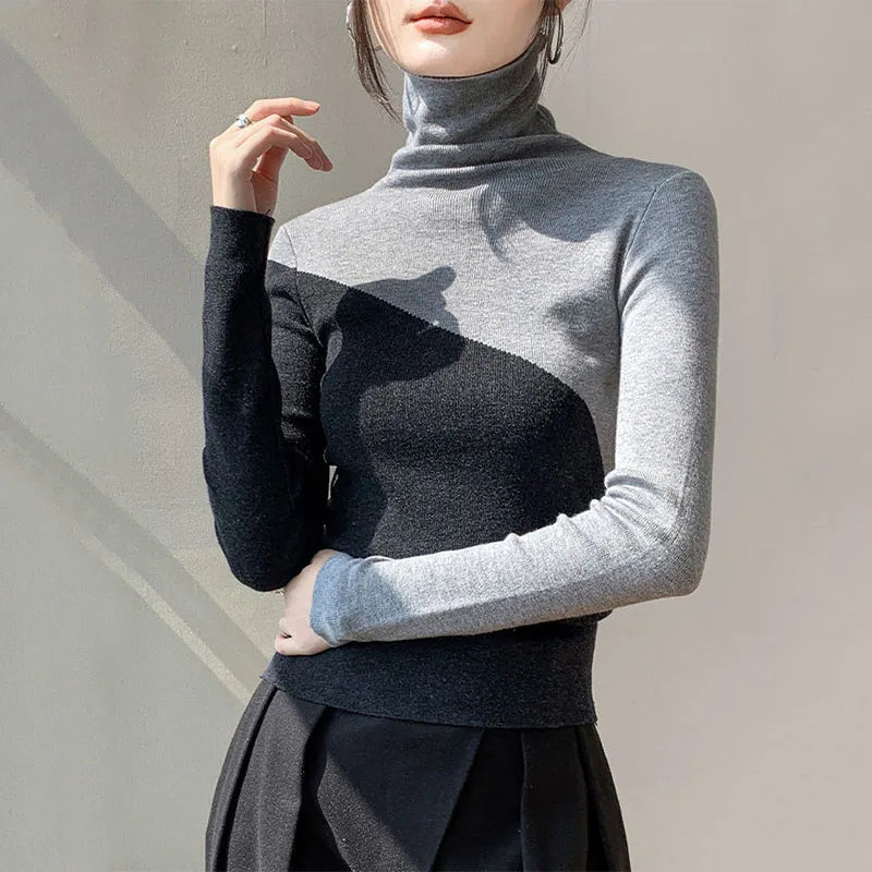 Kairo — Two-Tone Split Sweater with Tailored Fit and Soft Knit