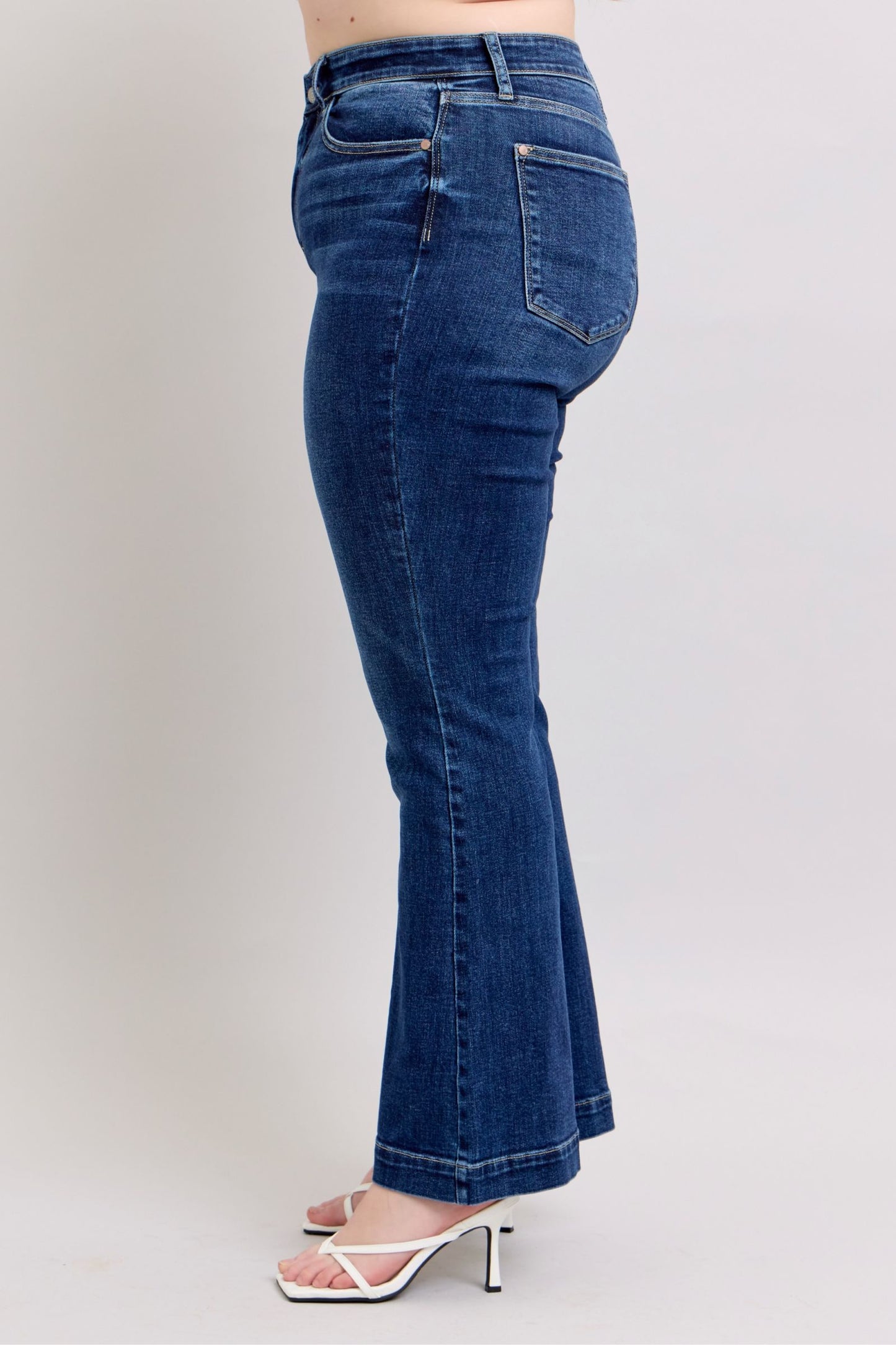 CurveMaster™ — Sculpt Stunning Silhouettes That Command Attention