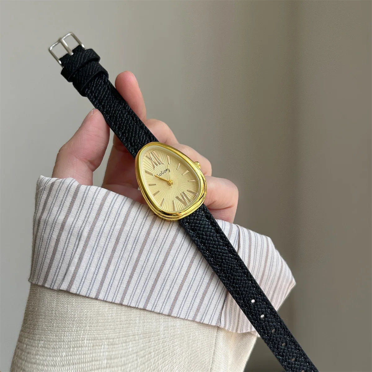 Norla — Vintage Teardrop Oval Watch with Leather Band
