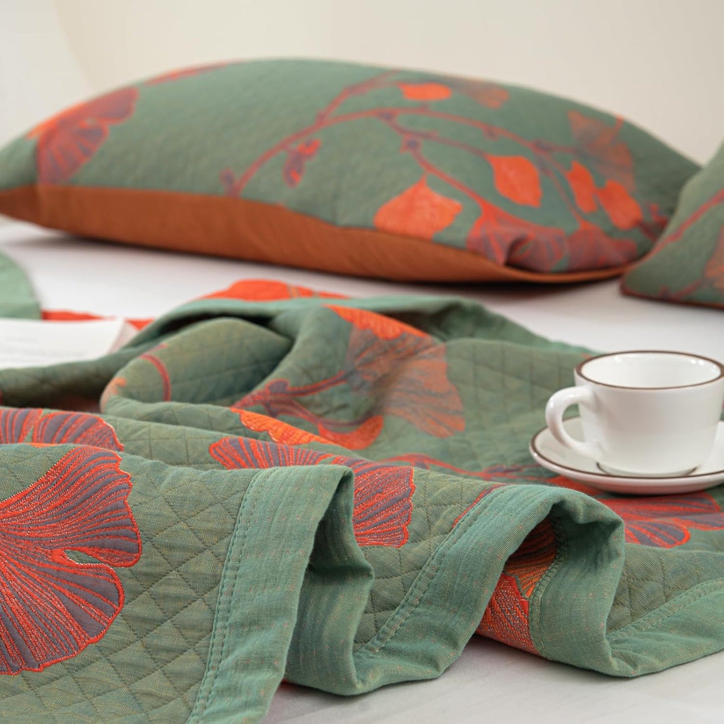 Elara — Reversible Botanical Cotton Quilt Bedding Set