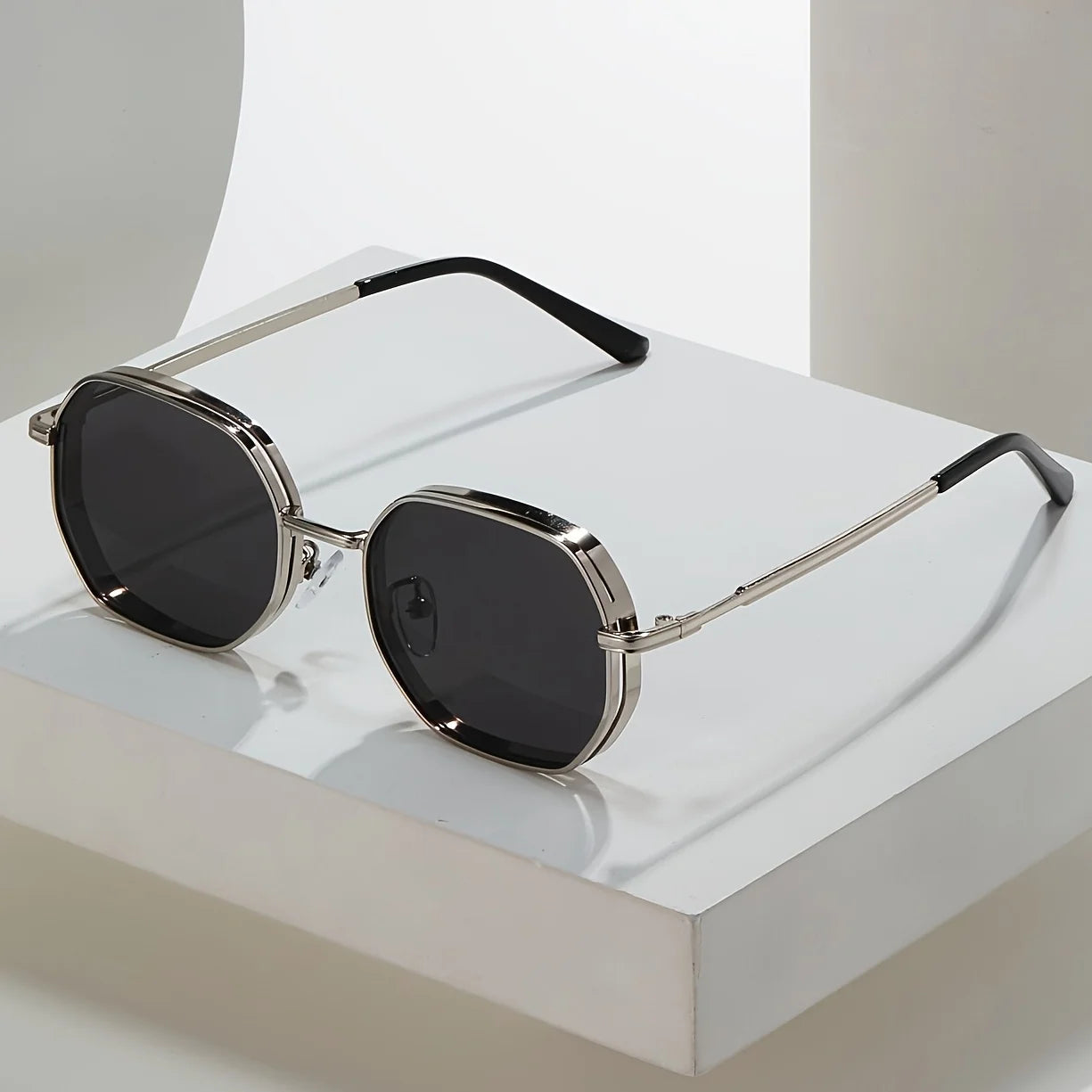 Lurexen — Retro Metal Frame Sunglasses with UV400 Protection