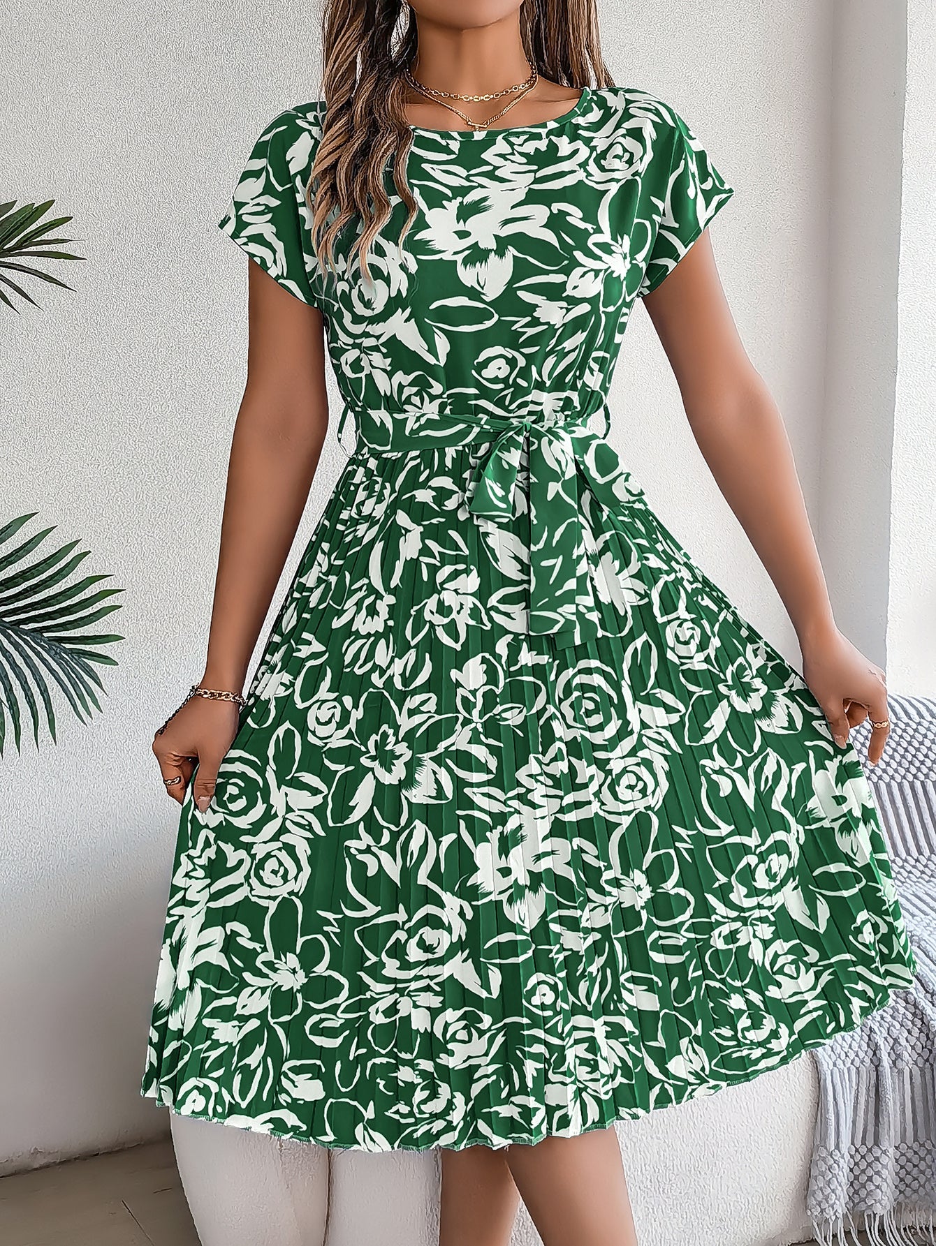 VeloraMist™ — Command Attention with Effortless Glam and All-Day Confidence