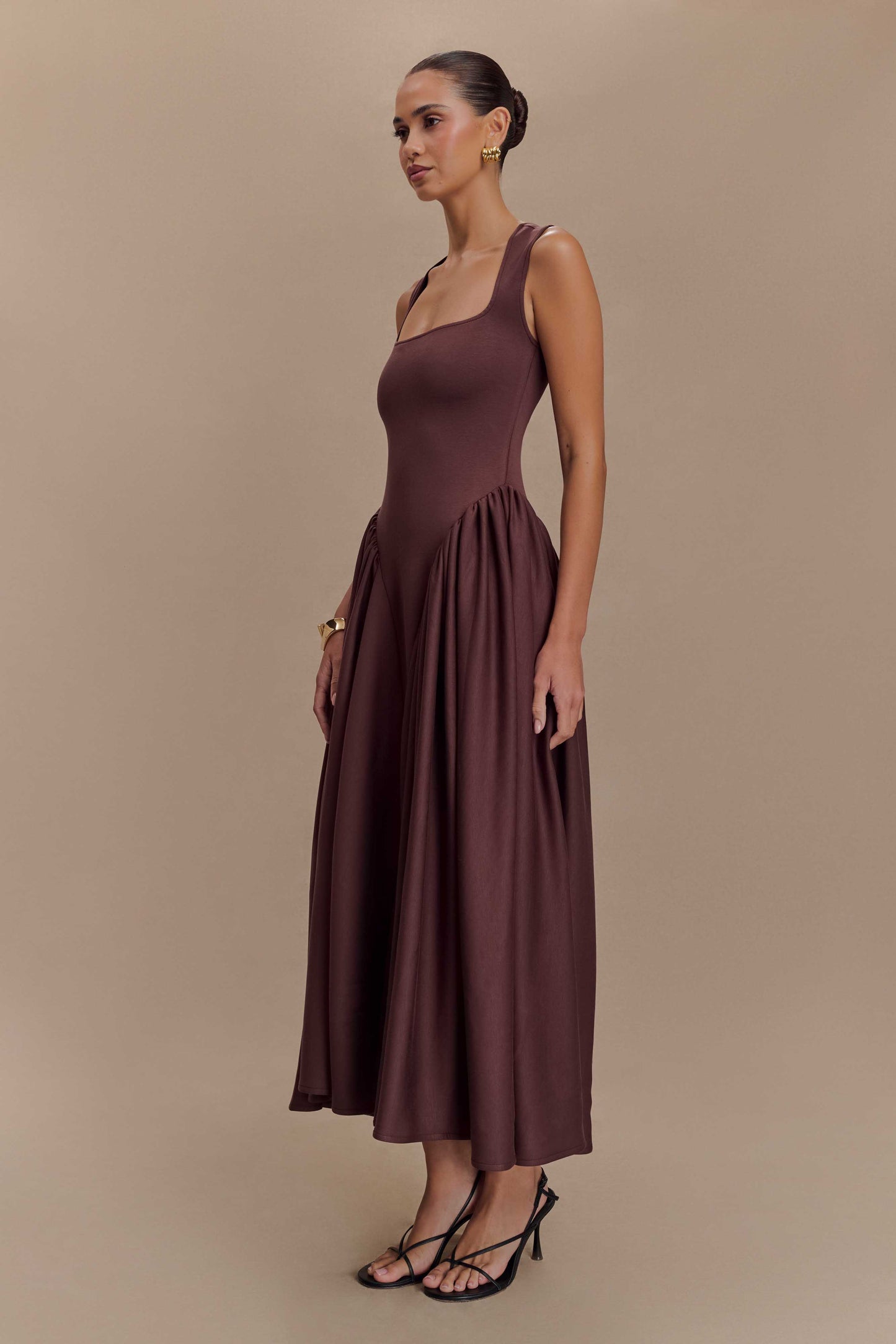 Alvani — Flattering Midi Dress with Structured Fit and Full Skirt