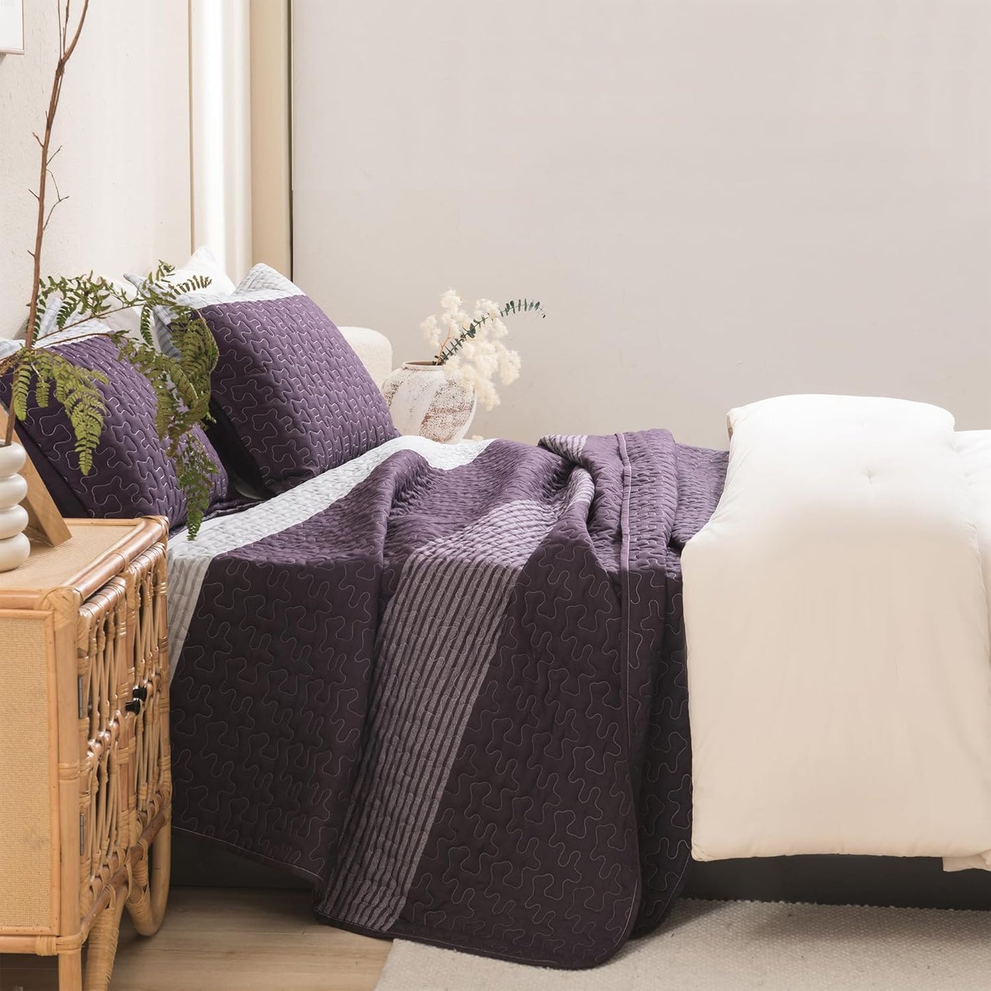 NoirZen™ Quilt Set — Wrap Yourself in Bold Style and All-Season Cloudlike Comfort