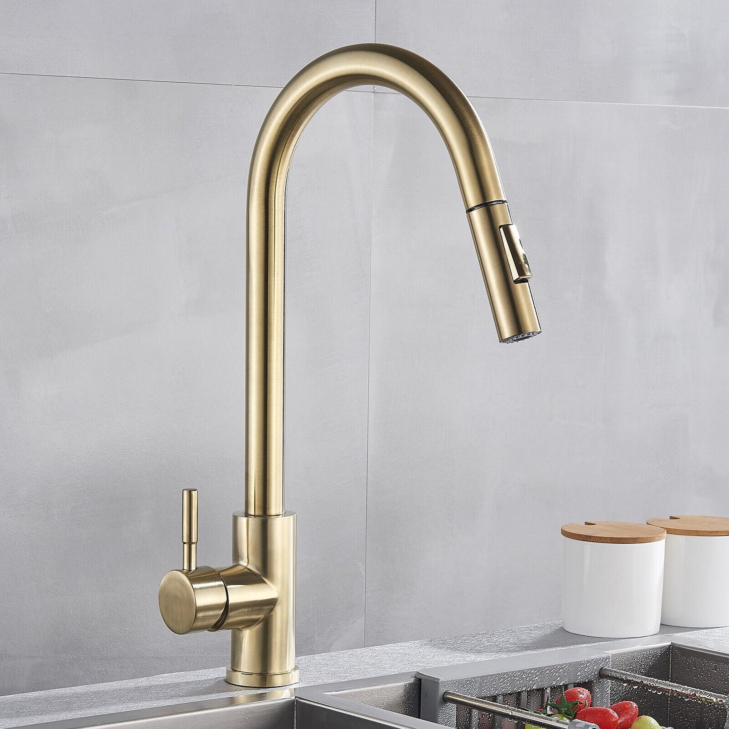 Valenno — Touch-Activated Kitchen Faucet with Pull-Out Sprayer