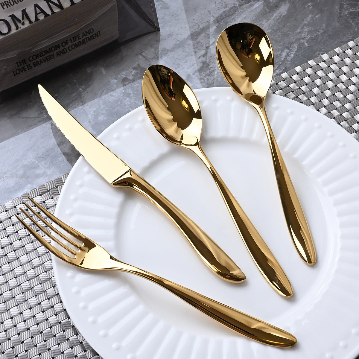 Wesford Flatware Set™ — Elevate Every Meal with Unshakable Elegance and Power