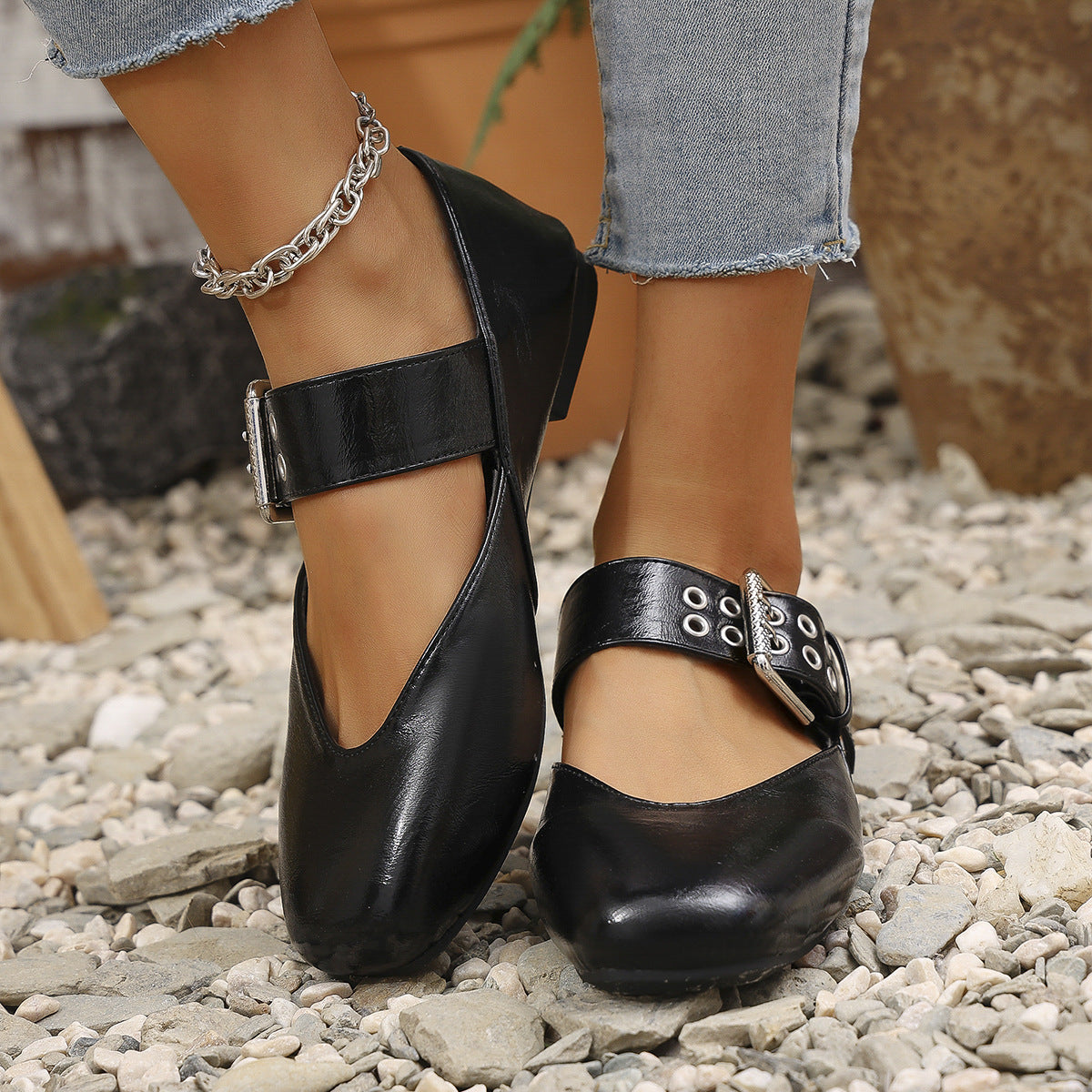 SquareToe Flats™ — Step Into Unstoppable Comfort and Bold, Head-Turning Style