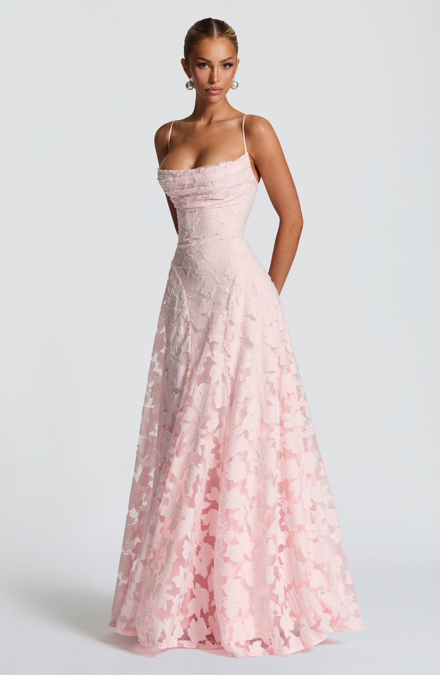 LuxeVera™ Dress — Unleash Bold Confidence with Featherlight Comfort and Show-Stopping Style