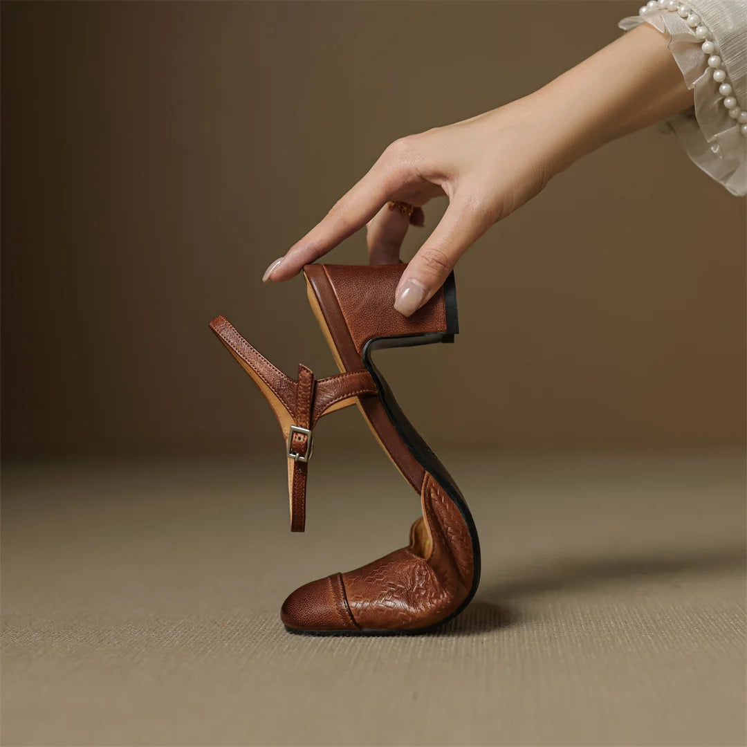 VintageStride™ — Step Confidently in Luxurious Comfort That Lasts All Day