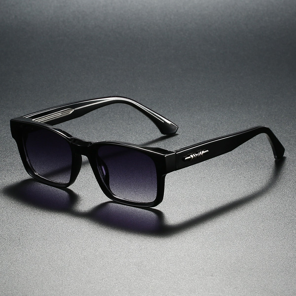 Loro Sunglasses — Lightweight UV400 Protection with Structured Frame