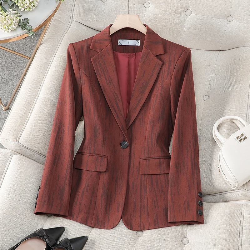 Norla — Tailored Vertical Grain Blazer with Structured Fit