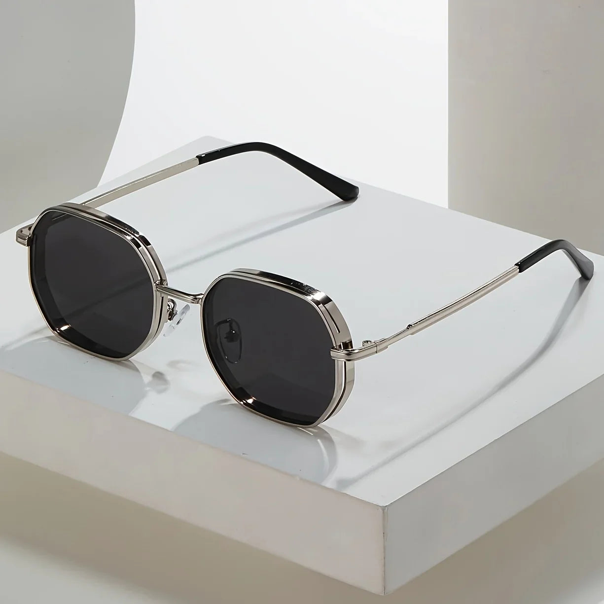 Lurexen — Retro Metal Frame Sunglasses with UV400 Protection