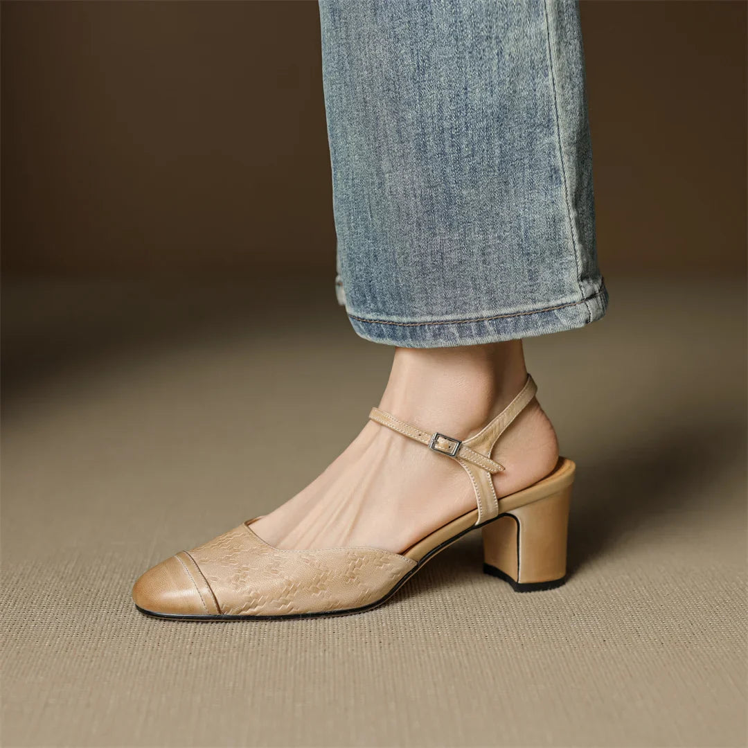 VintageStride™ — Step Confidently in Luxurious Comfort That Lasts All Day