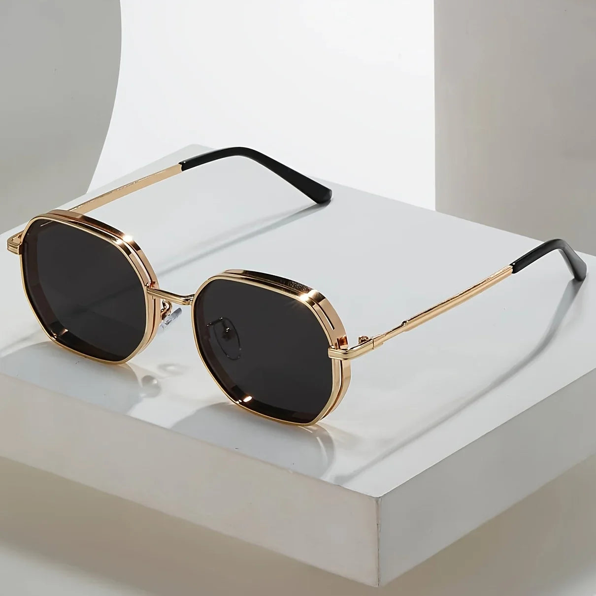 Lurexen — Retro Metal Frame Sunglasses with UV400 Protection